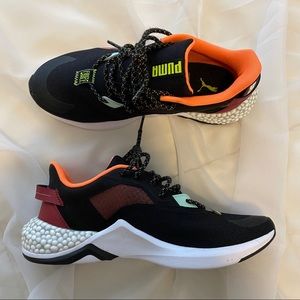 Puma Sneakers